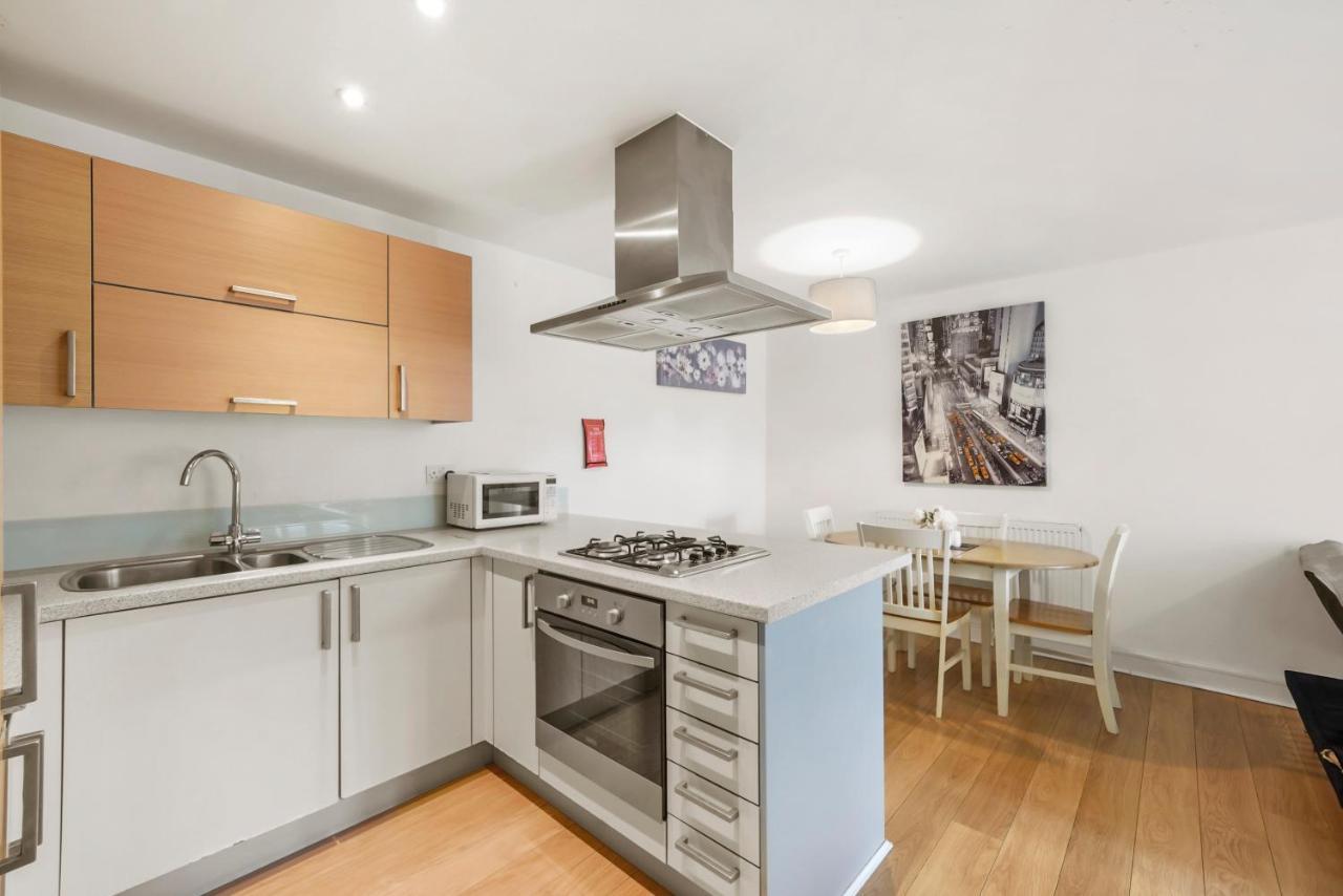 Luxnightzz - Two Bed - Close To North Station And Hospital Колчестер Экстерьер фото